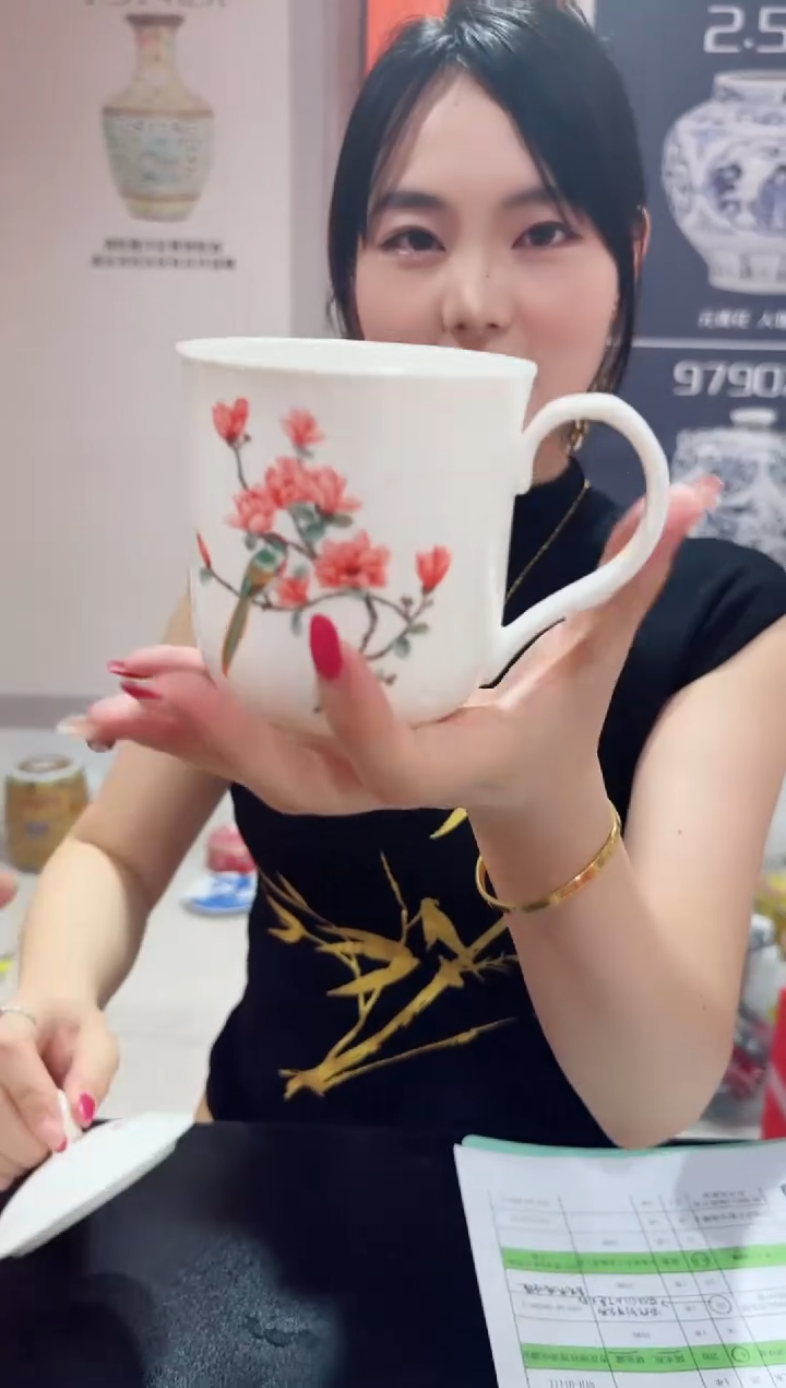 摆件景德镇陶瓷水杯