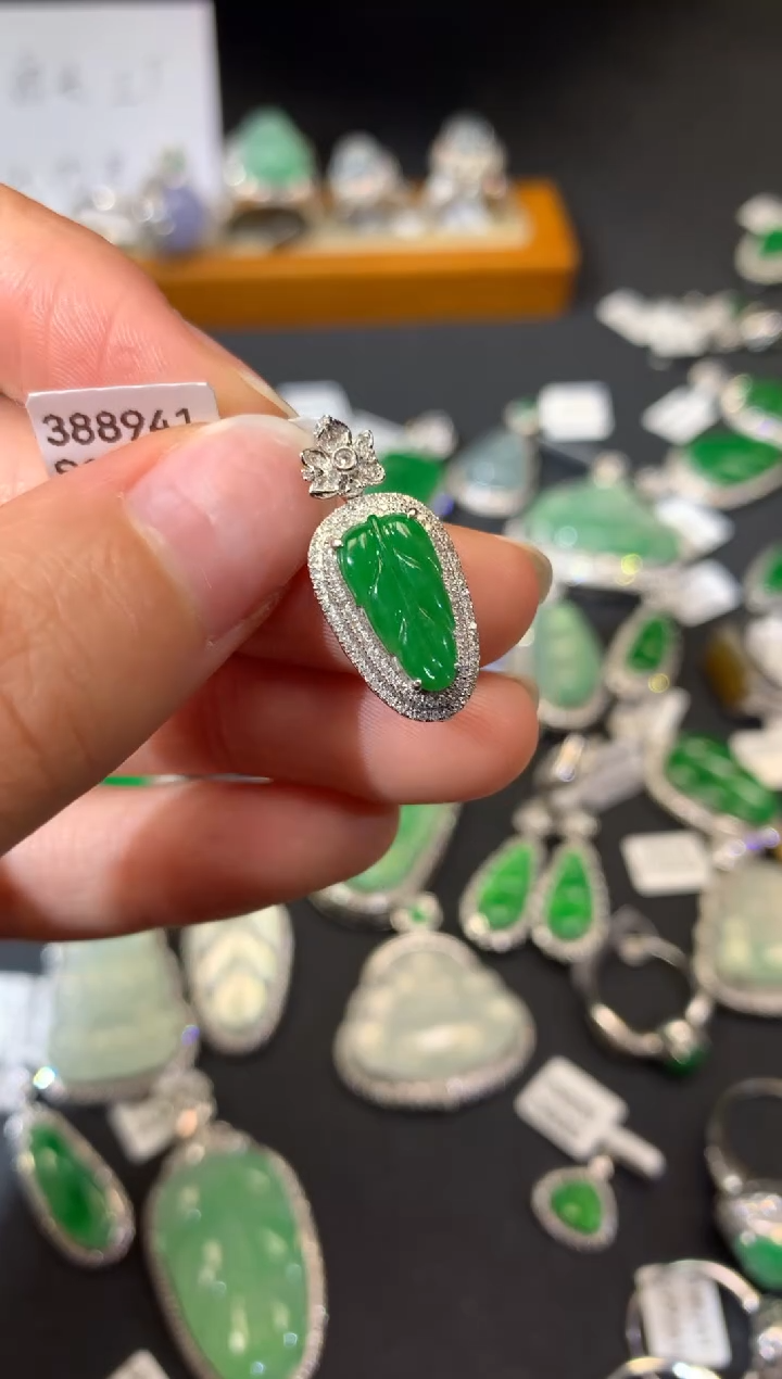 翡翠18K金镶嵌吊坠(不含链)吊坠