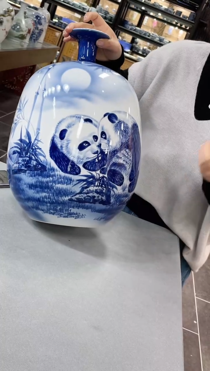 【闪购商品】011陶瓷供应链青花夜景熊猫画片赏瓶