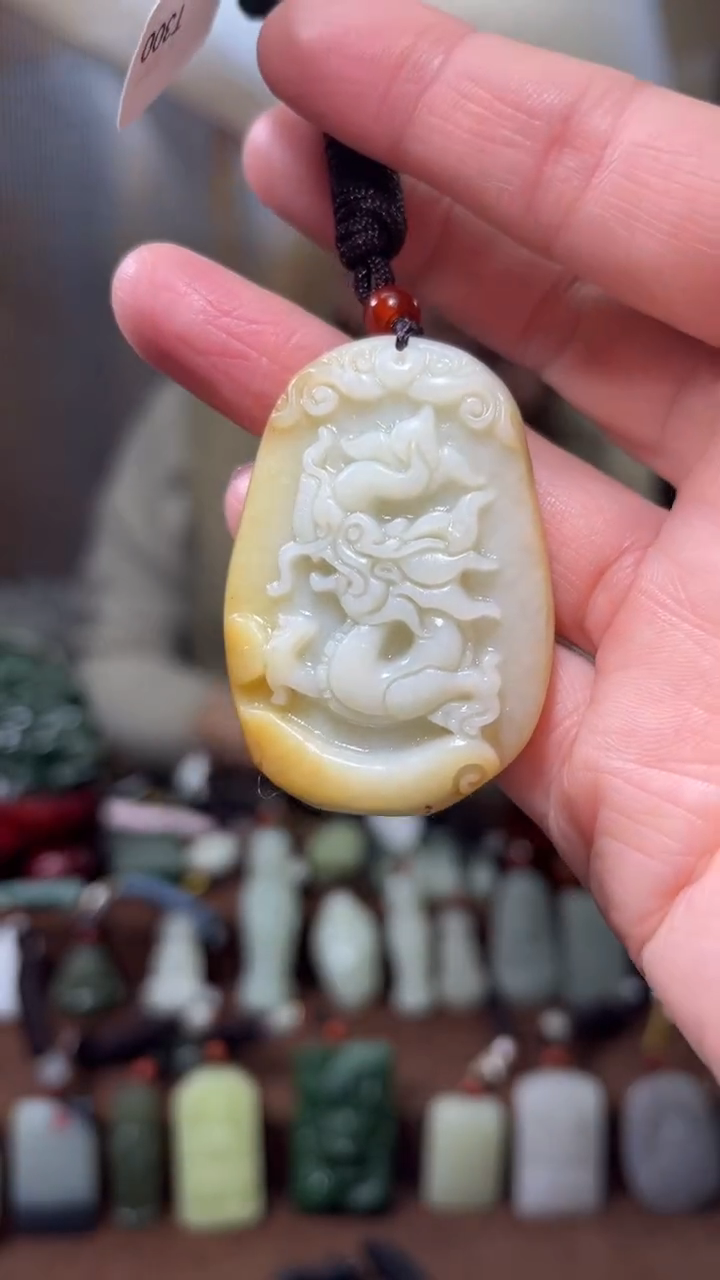 颈饰未镶嵌和田玉·