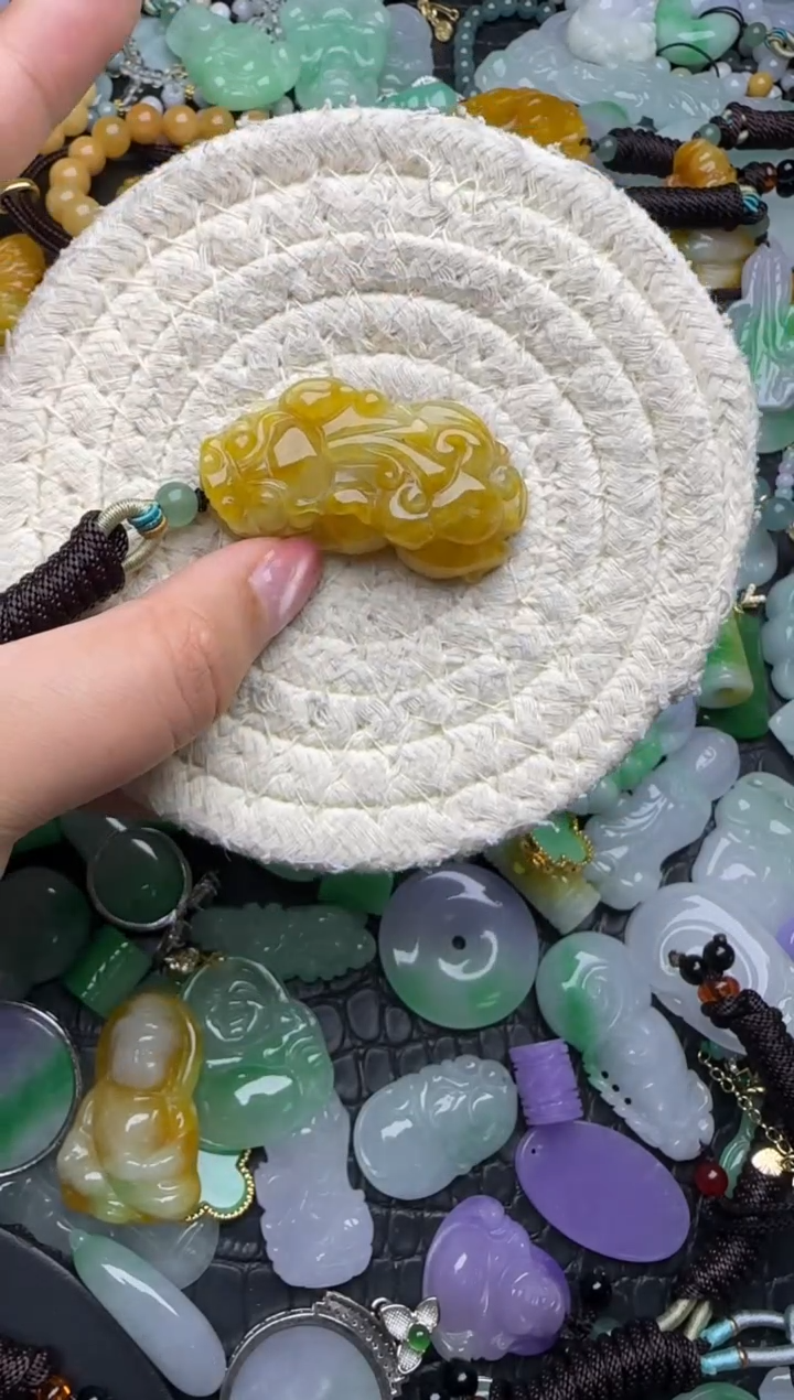 颈饰未镶嵌翡翠天然缅甸翡翠吊坠