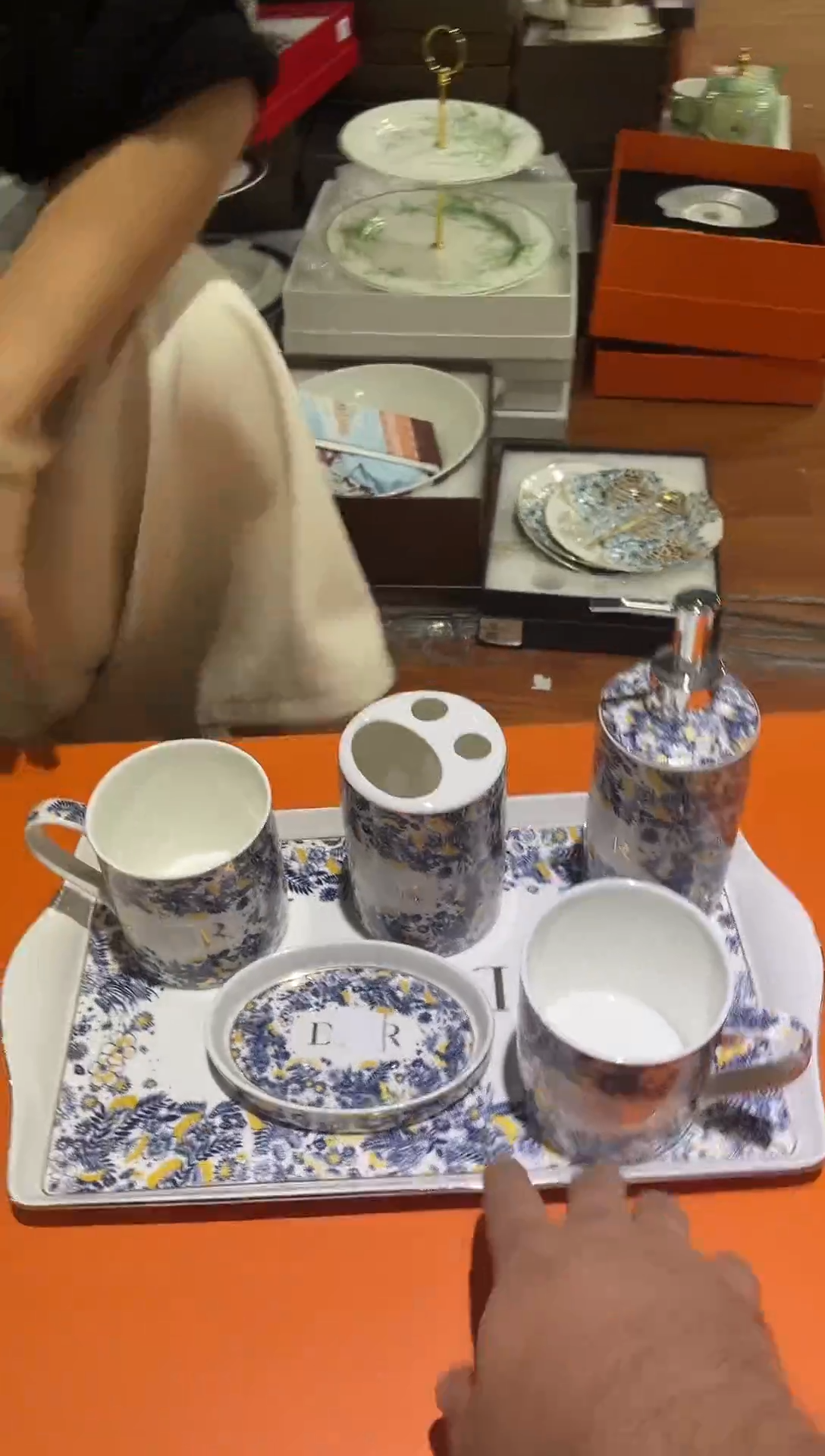 杯鸿辉家品牌瓷器，京东包邮！