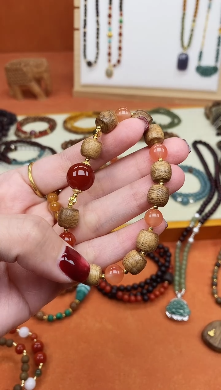 手串檀香木未镶嵌单圈加里曼丹南红手串