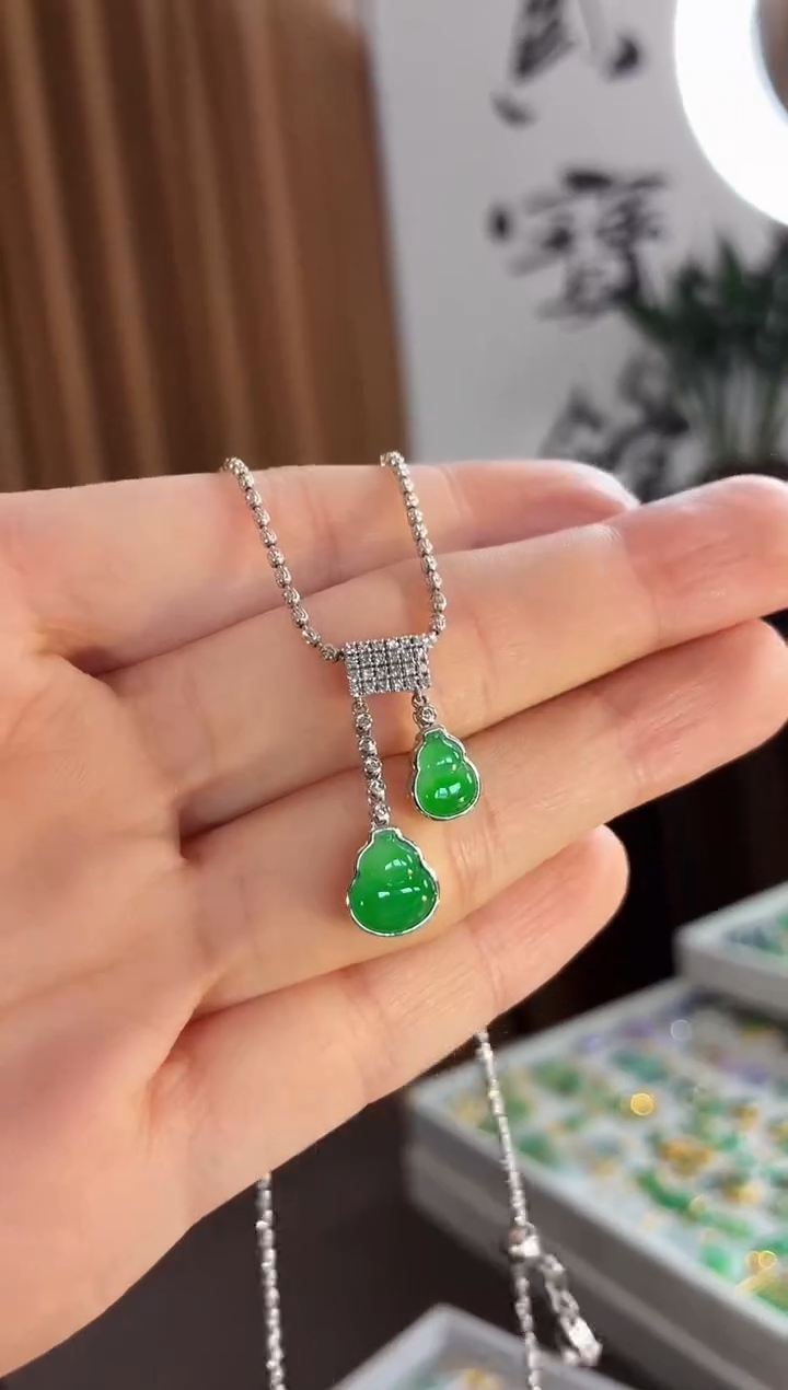 吊坠(不含链)18K金镶嵌翡翠吊坠