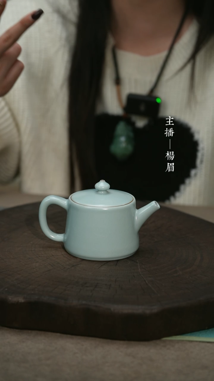 【闪购商品】@@王国奇天青井栏壶（微瑕）-眉