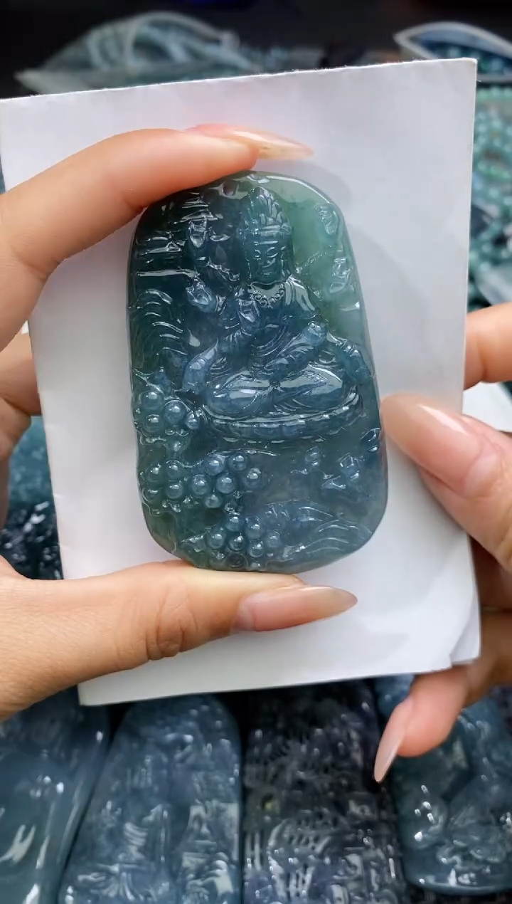 【闪购商品】翡翠颈饰未镶嵌          1