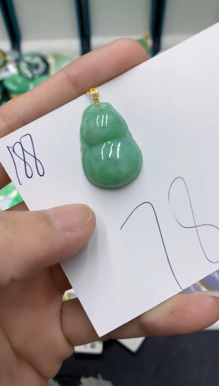 【闪购商品】翡翠颈饰18K金镶嵌翡翠