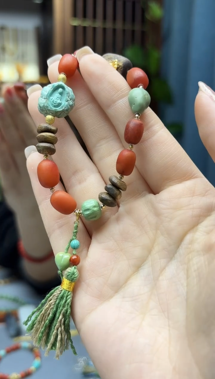 18K金镶嵌南红玛瑙车挂18K金南红手串YZG