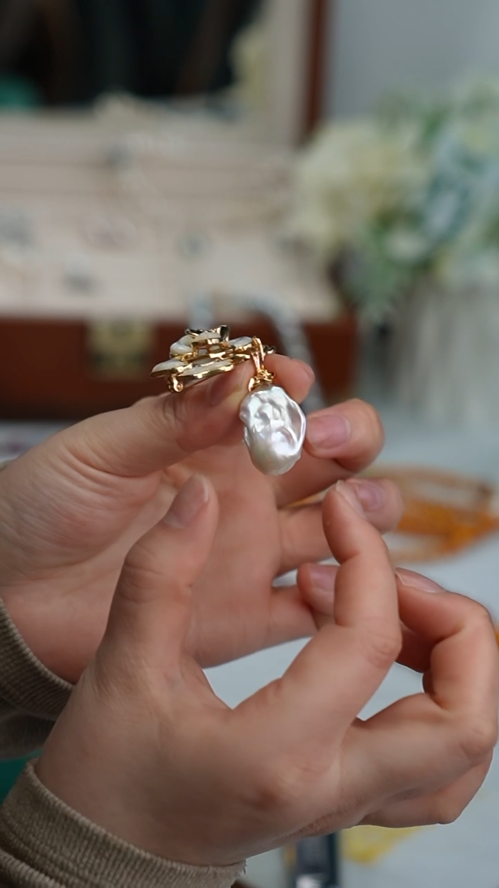 【闪购商品】淡水珍珠胸饰合金胸针