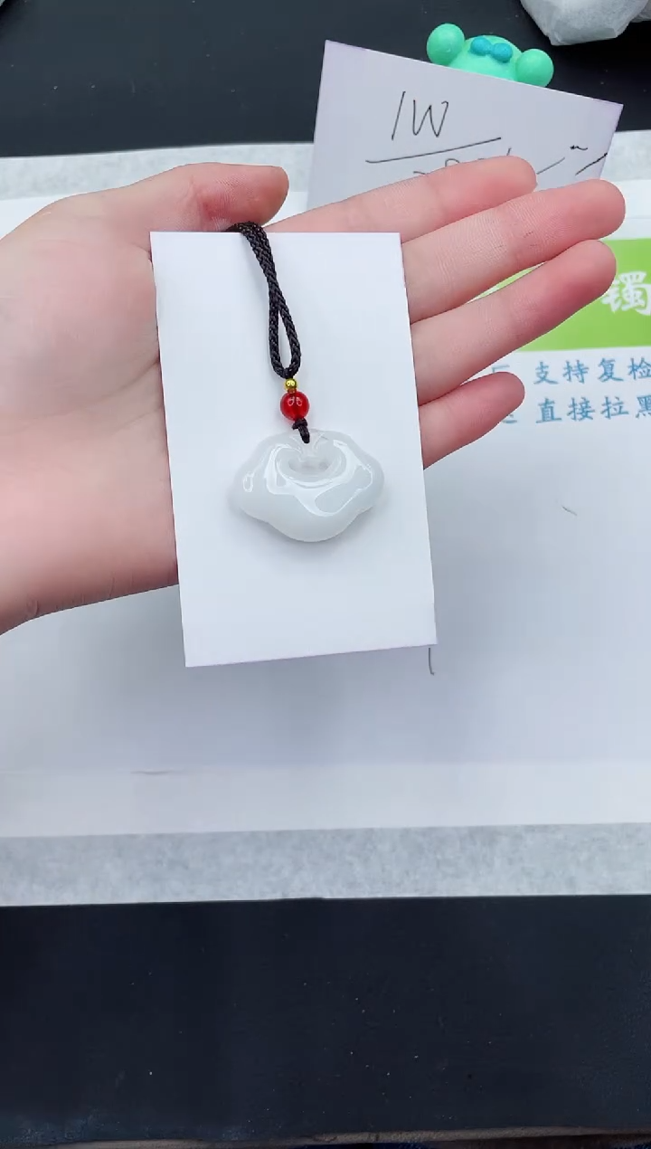 【闪购商品】石英质玉手镯未镶嵌吊坠