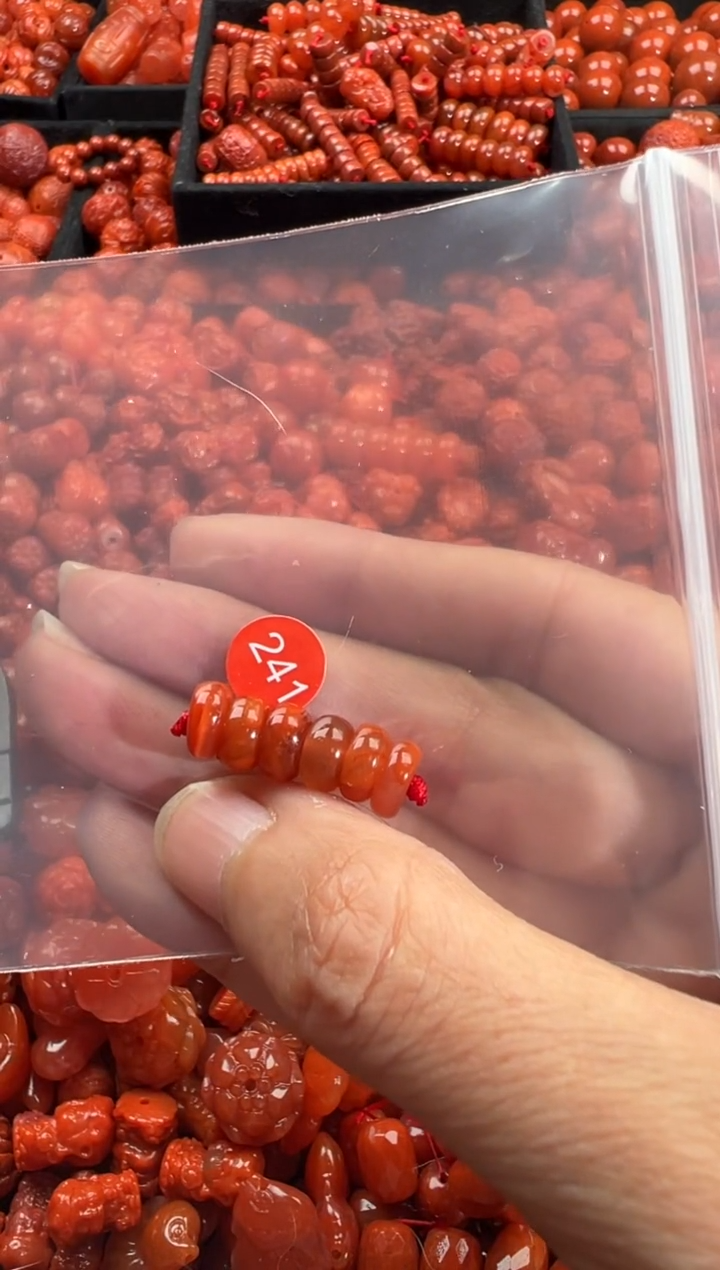 颈饰未镶嵌南红玛瑙1