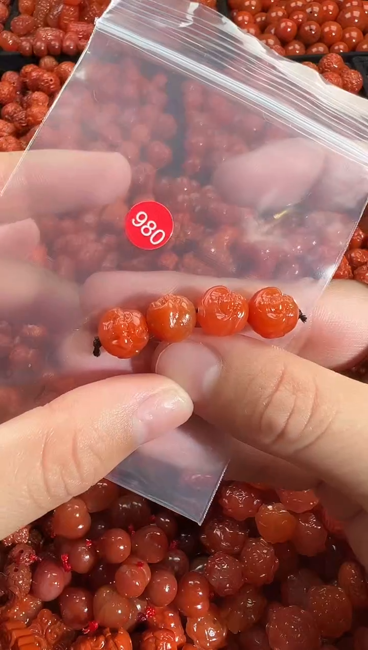 颈饰未镶嵌南红玛瑙1