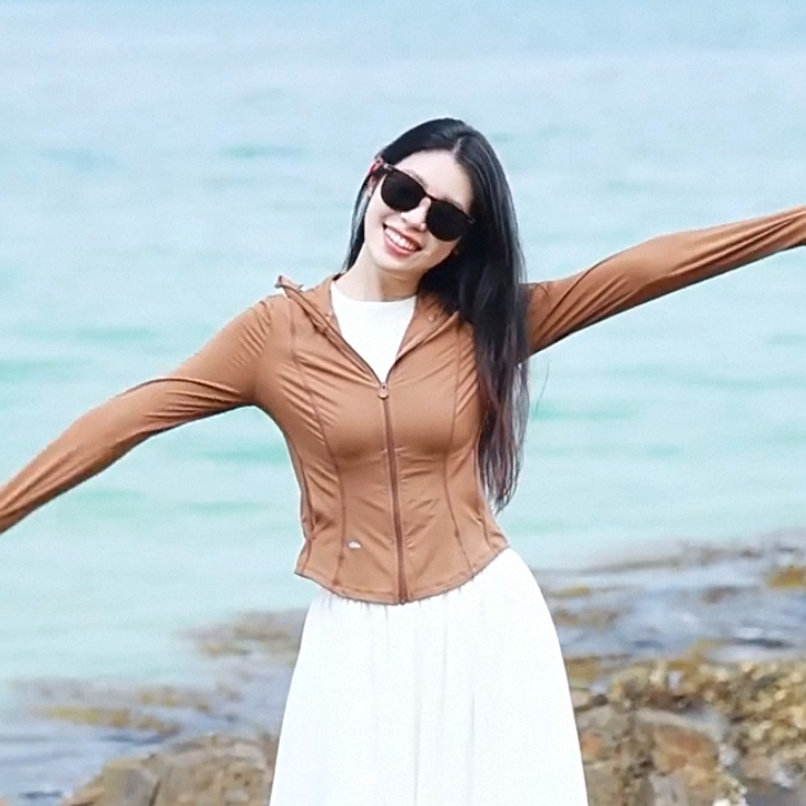 阿明连帽修身原纱防晒服