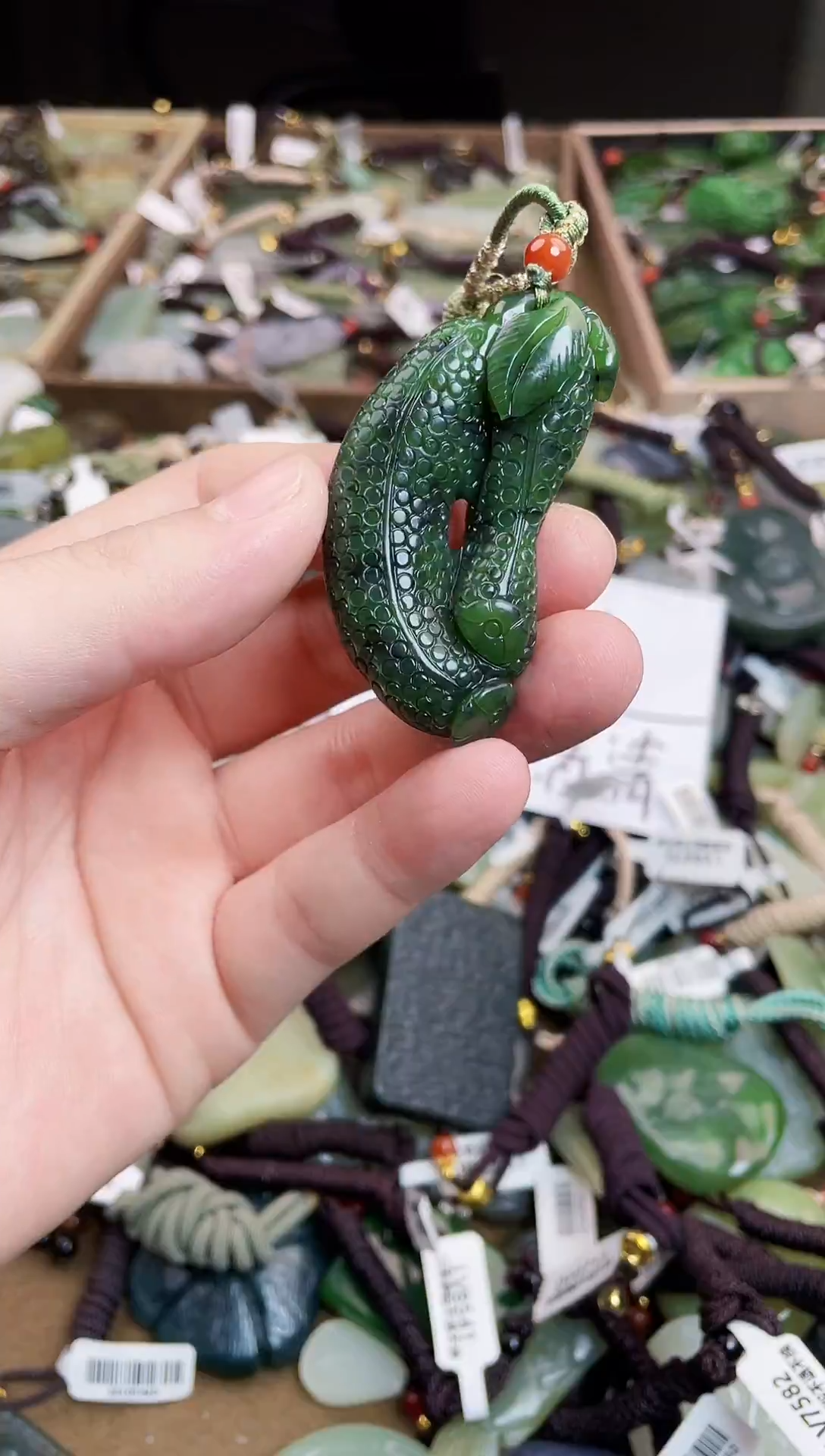 颈饰未镶嵌和田玉1