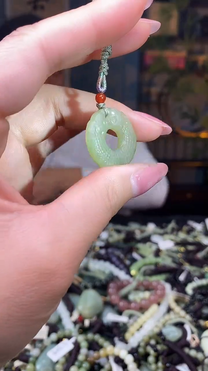 颈饰未镶嵌和田玉多样性发货，拍一发一