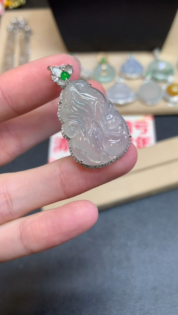 【闪购商品】翡翠颈饰18K金镶嵌随形【无服务费】