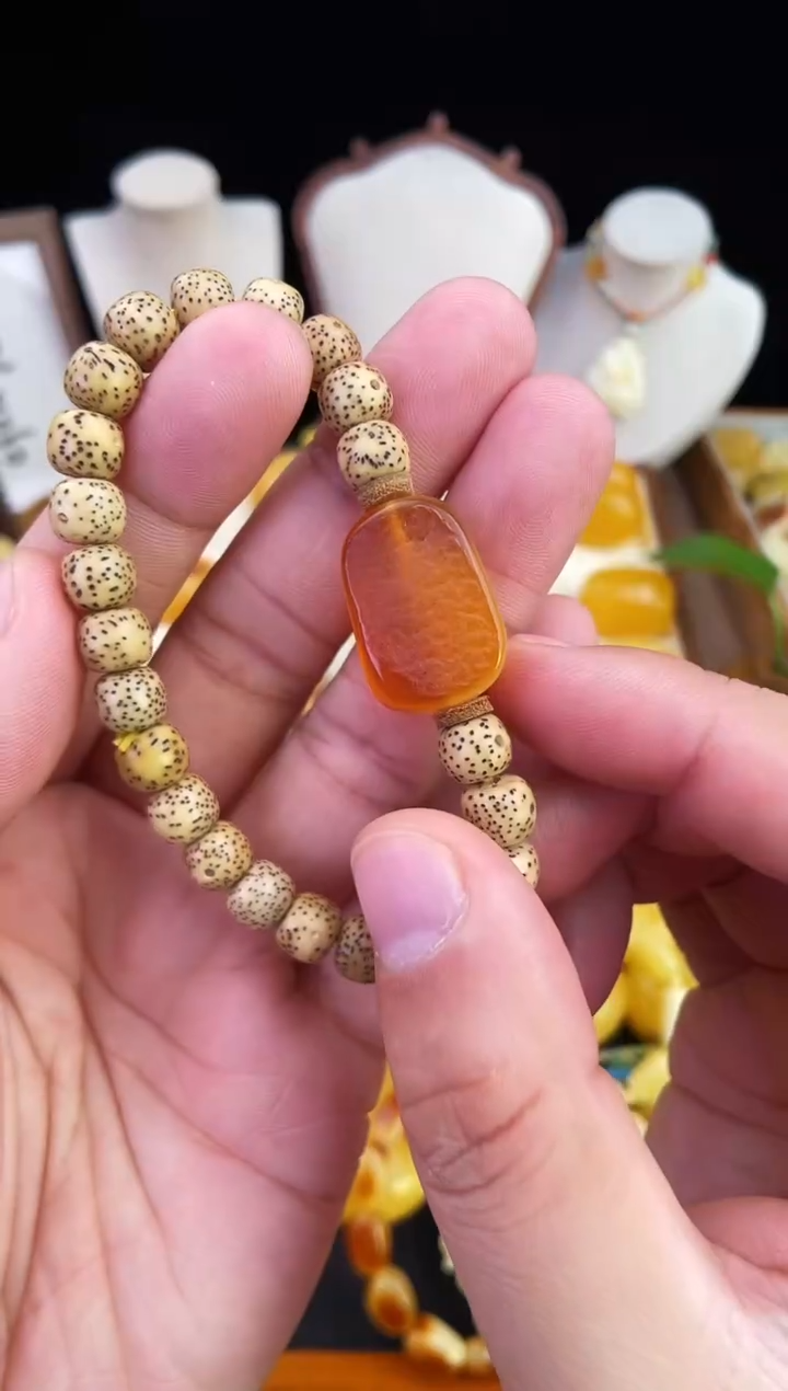 琥珀未镶嵌珠宝奇石柒月