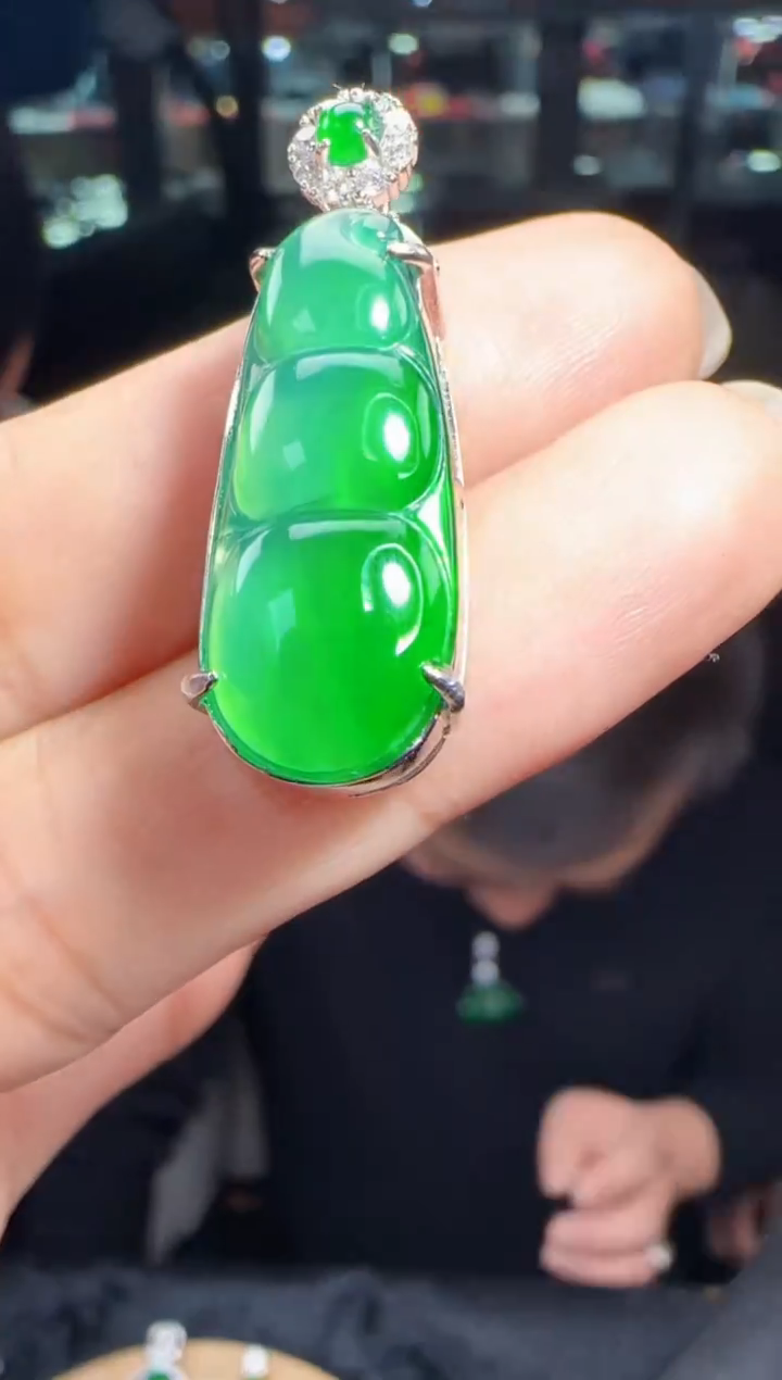 未镶嵌定制翡翠翡翠吊坠40