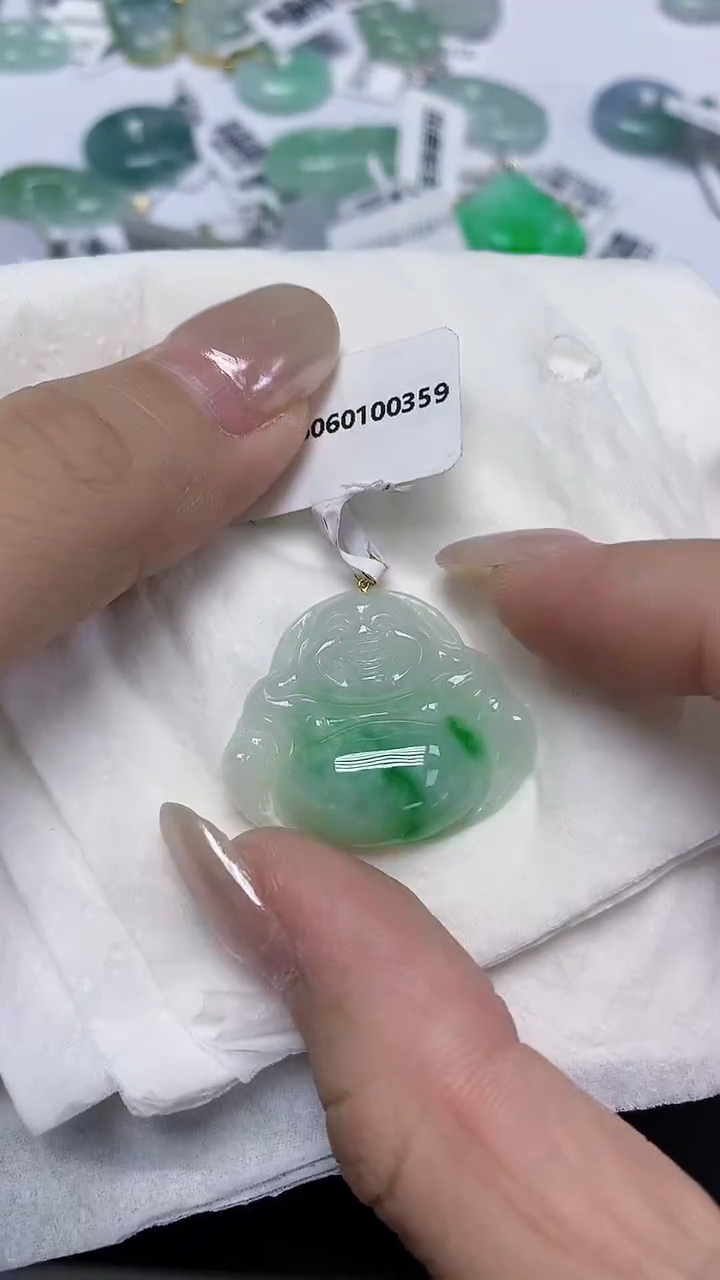 翡翠18K金镶嵌颈饰天然缅甸翡翠A货