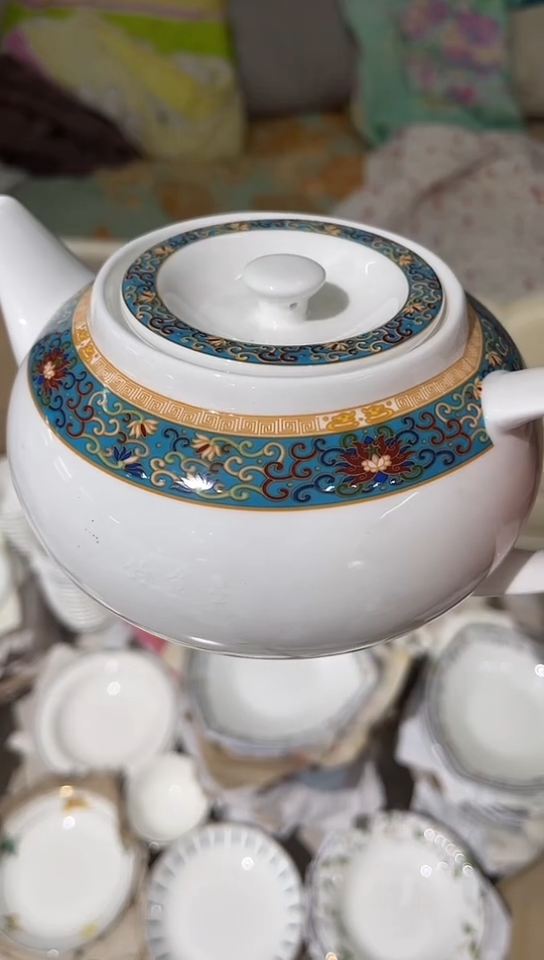 瓷番*叶缠枝恋壶1个