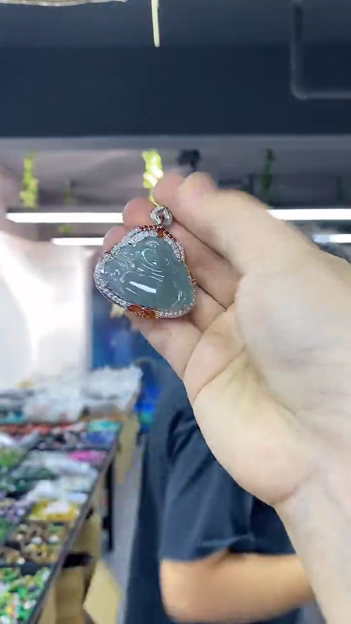 颈饰未镶嵌翡翠多样性发其一颜色微差