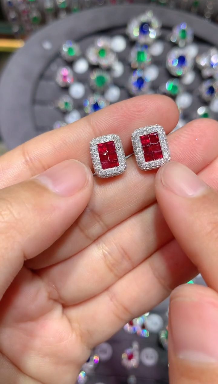 【闪购商品】红宝石耳钉18K金镶嵌1.2CT