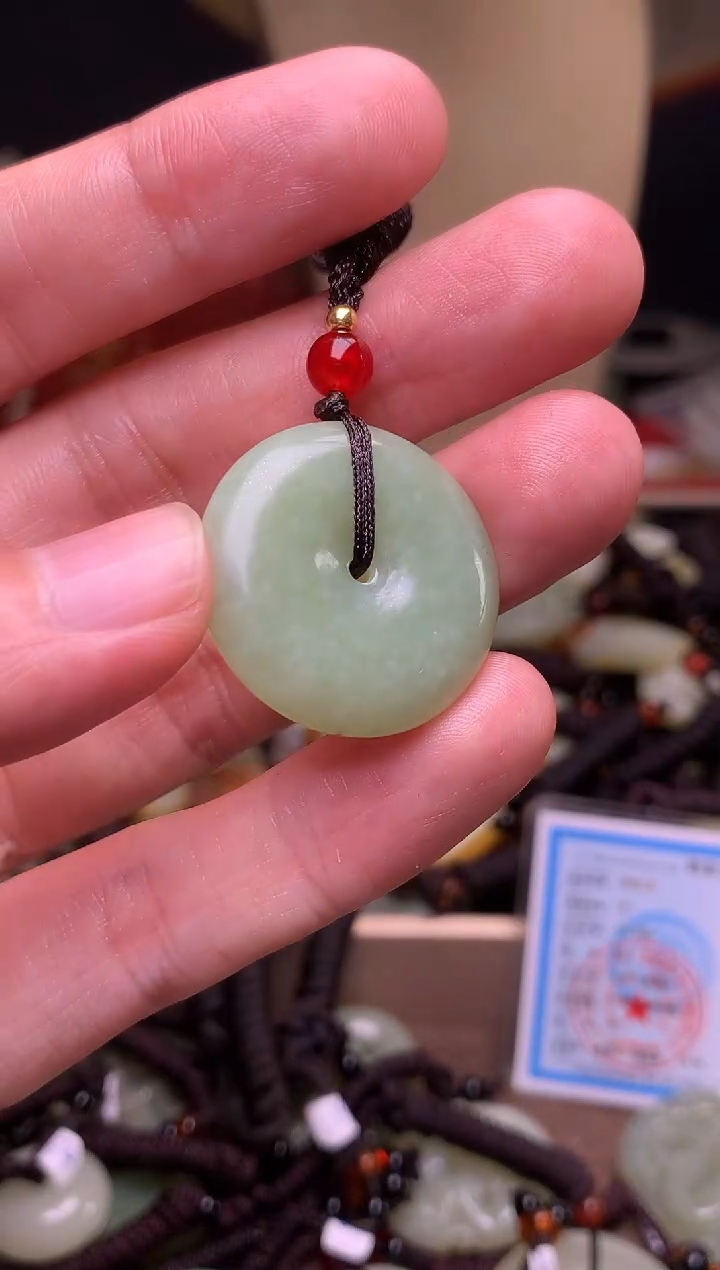 颈饰未镶嵌和田玉新疆料青海料清水和田玉吊坠