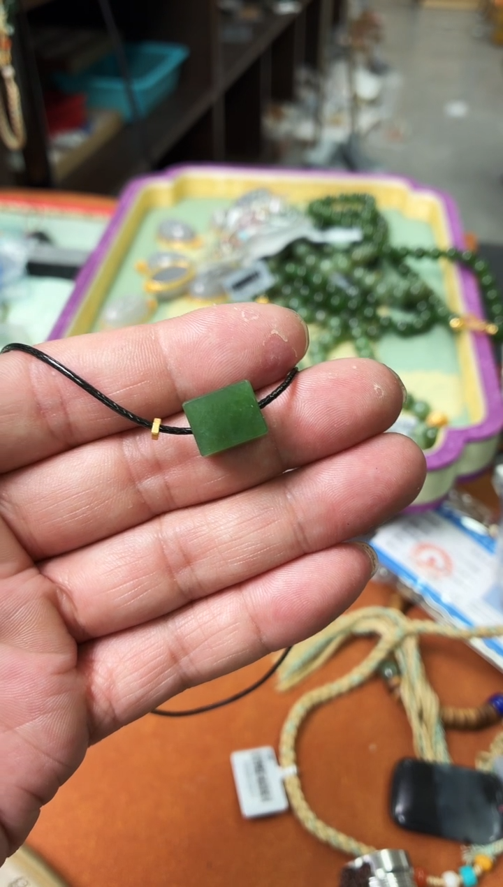 吊坠(赠链)未镶嵌和田玉W11