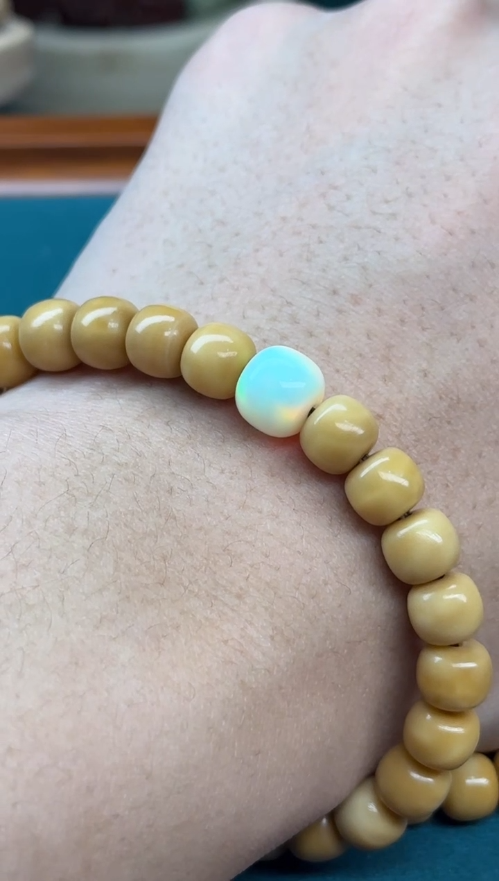 【闪购商品】文玩核桃吊坠大龙脊手串9*8带欧珀配饰款