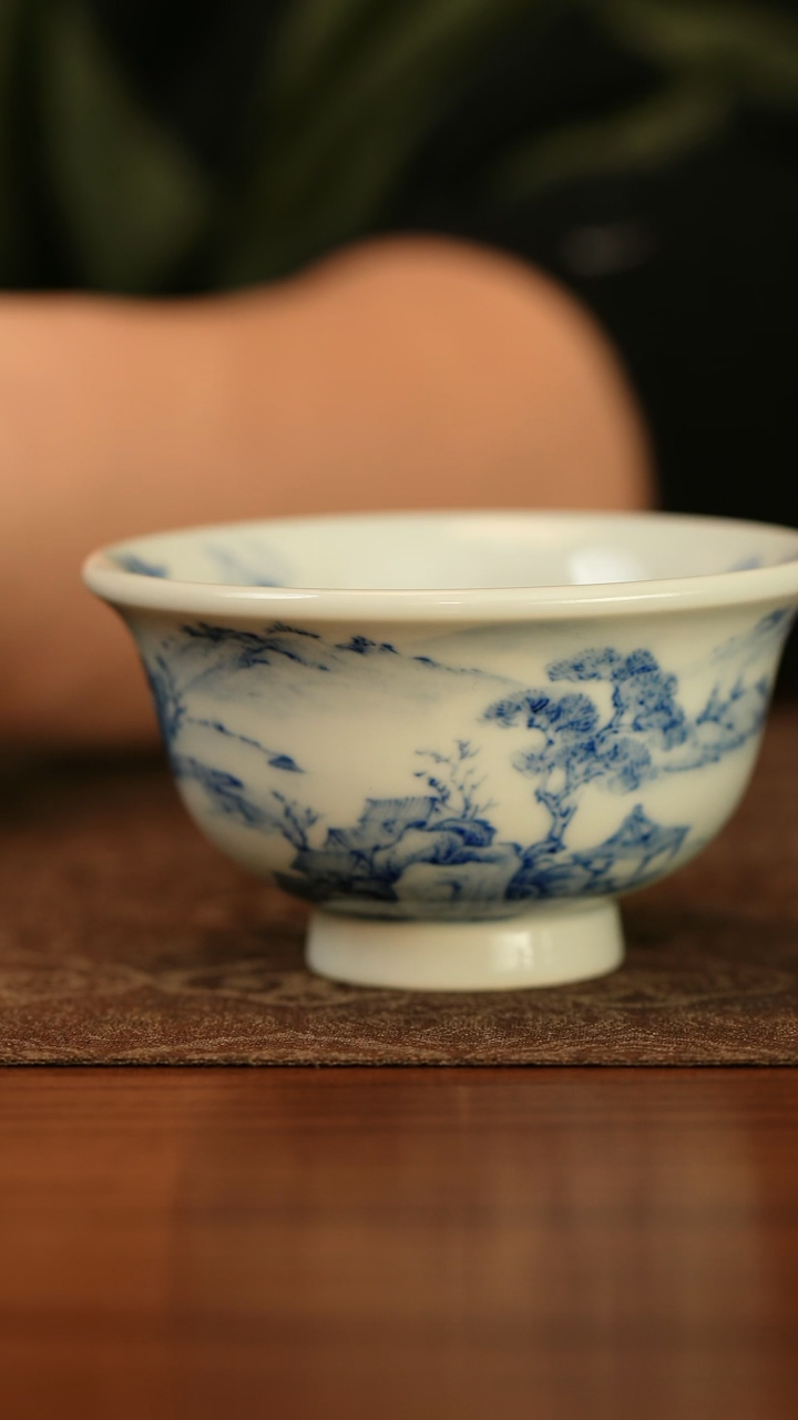 【闪购商品】垂虹万方柴窑青花山水压手杯