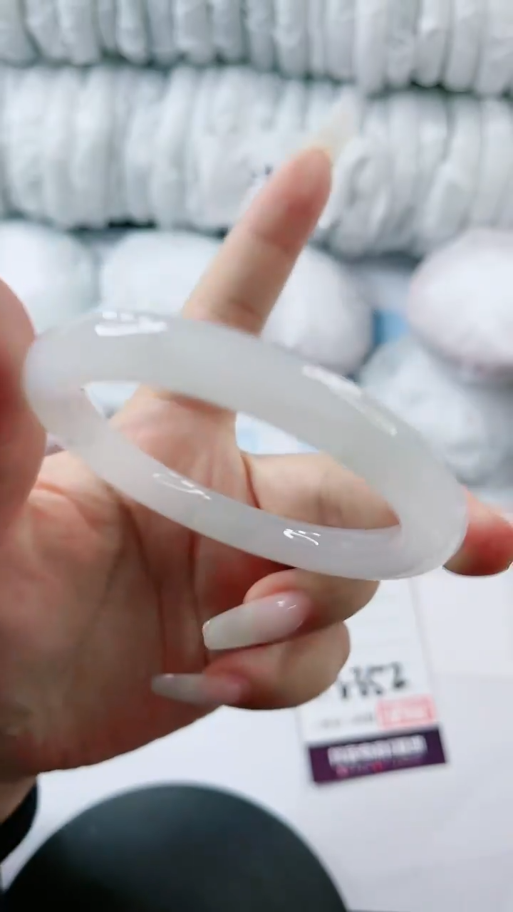 【闪购商品】石英质玉手镯未镶嵌多样性发货V352