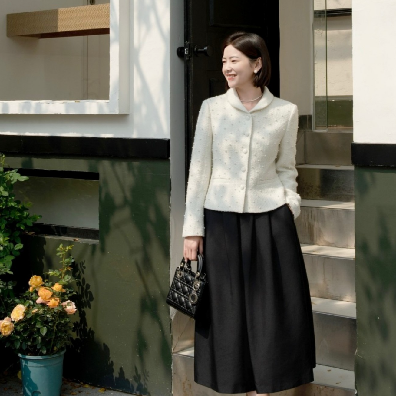 DIDI LAUREN“香阀世家”经典大气重工款白色珍珠羊毛香风外套