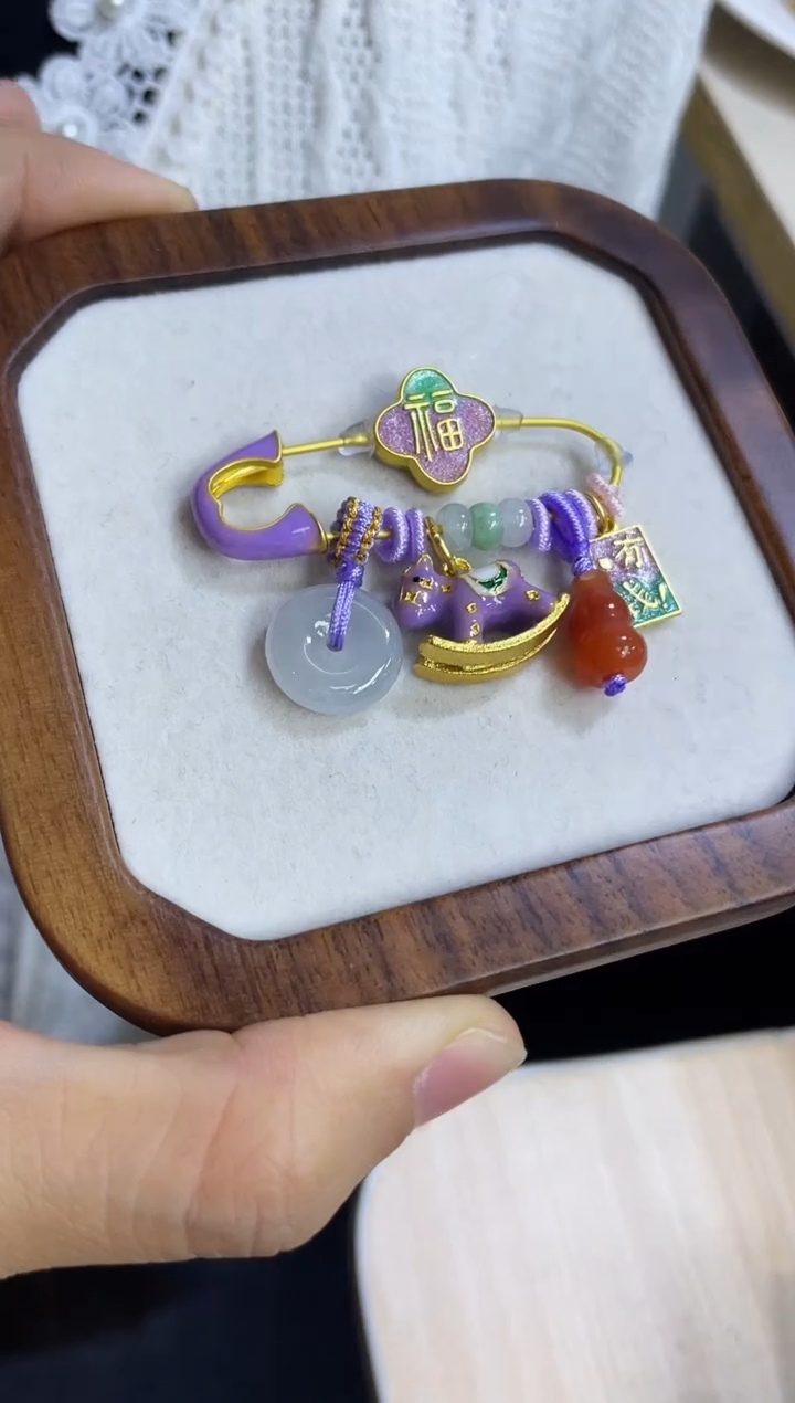 颈饰未镶嵌翡翠百元以下不出证 