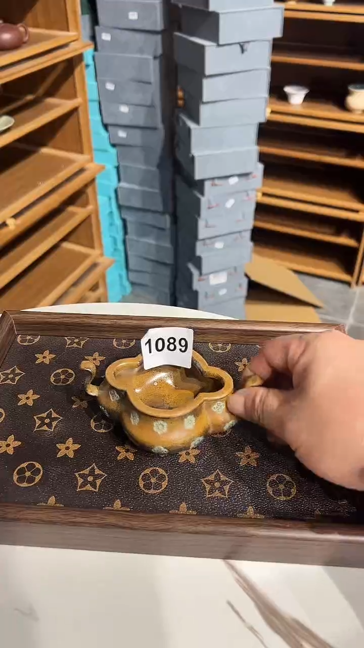 阳****Y龙泉窑老花香炉微瑕1089