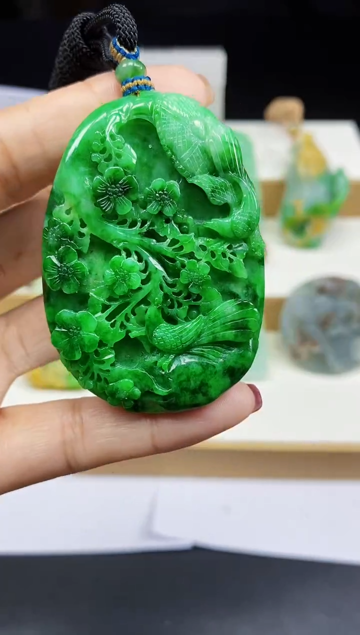 【闪购商品】翡翠颈饰未镶嵌翡翠A货