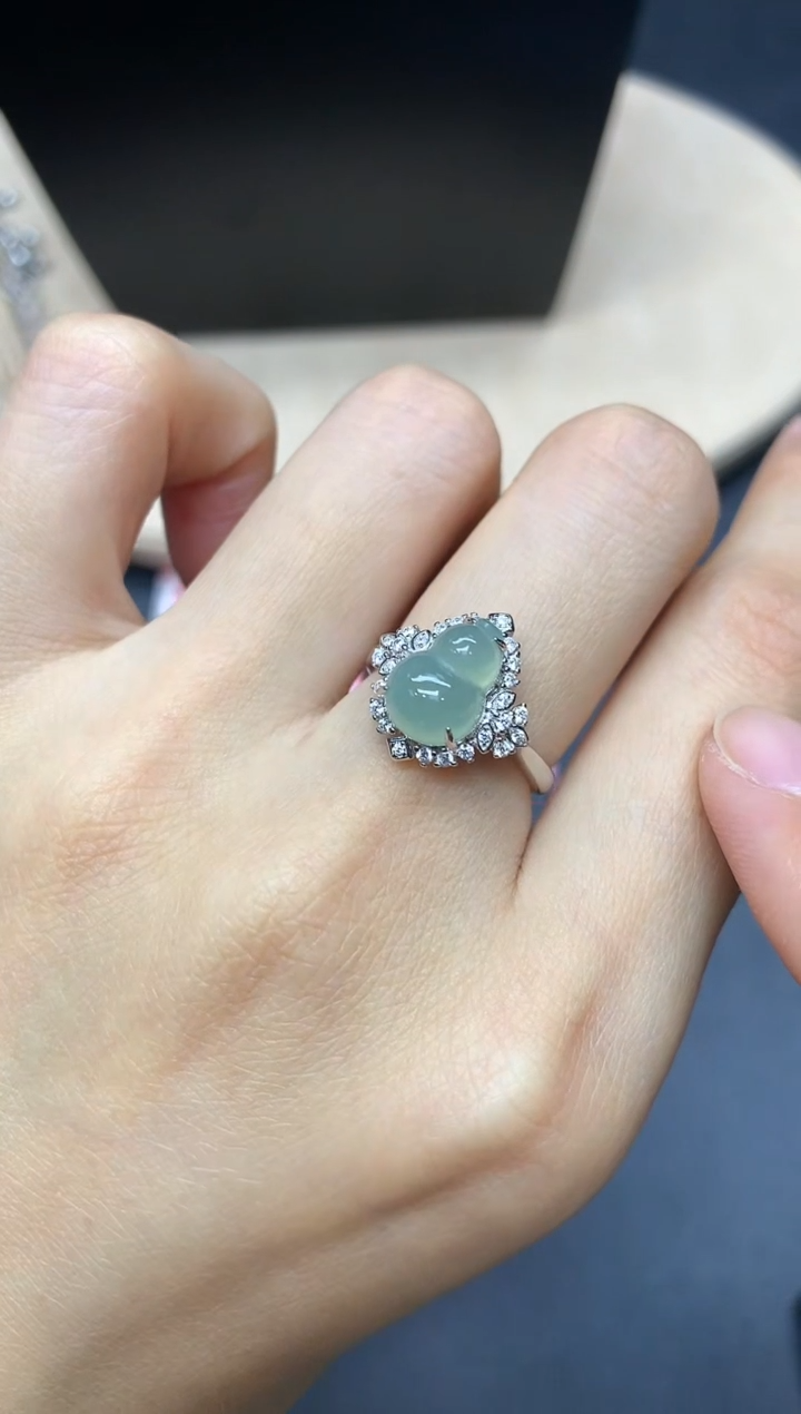 【闪购商品】翡翠戒指银S925镶嵌葫芦【无服务费】