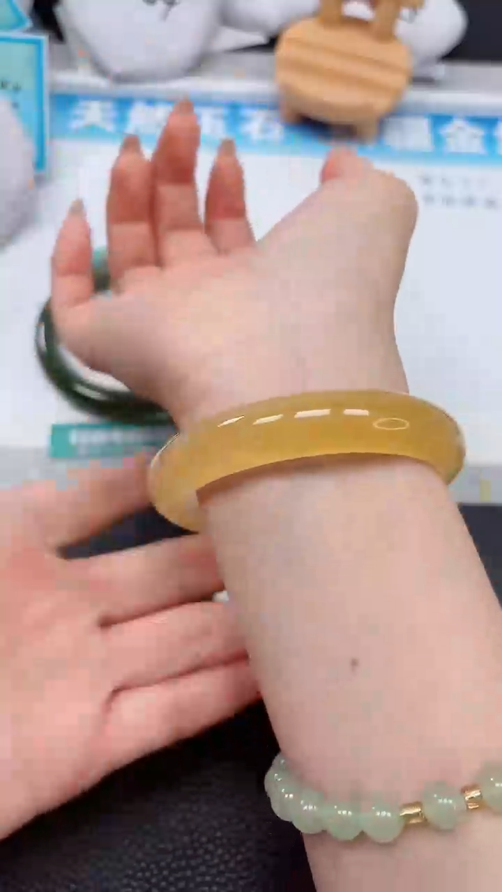 【闪购商品】石英质玉手镯未镶嵌533