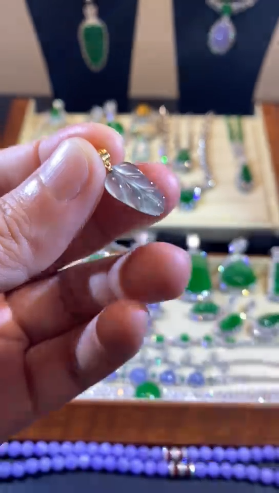 【闪购商品】翡翠吊坠(赠链)18K金镶嵌缅甸天然A货翡翠