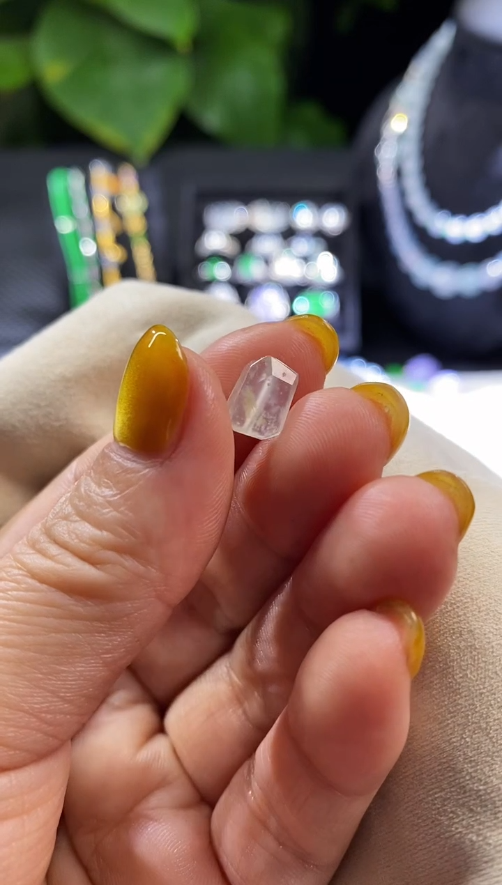 【闪购商品】翡翠挂件未镶嵌福利随形