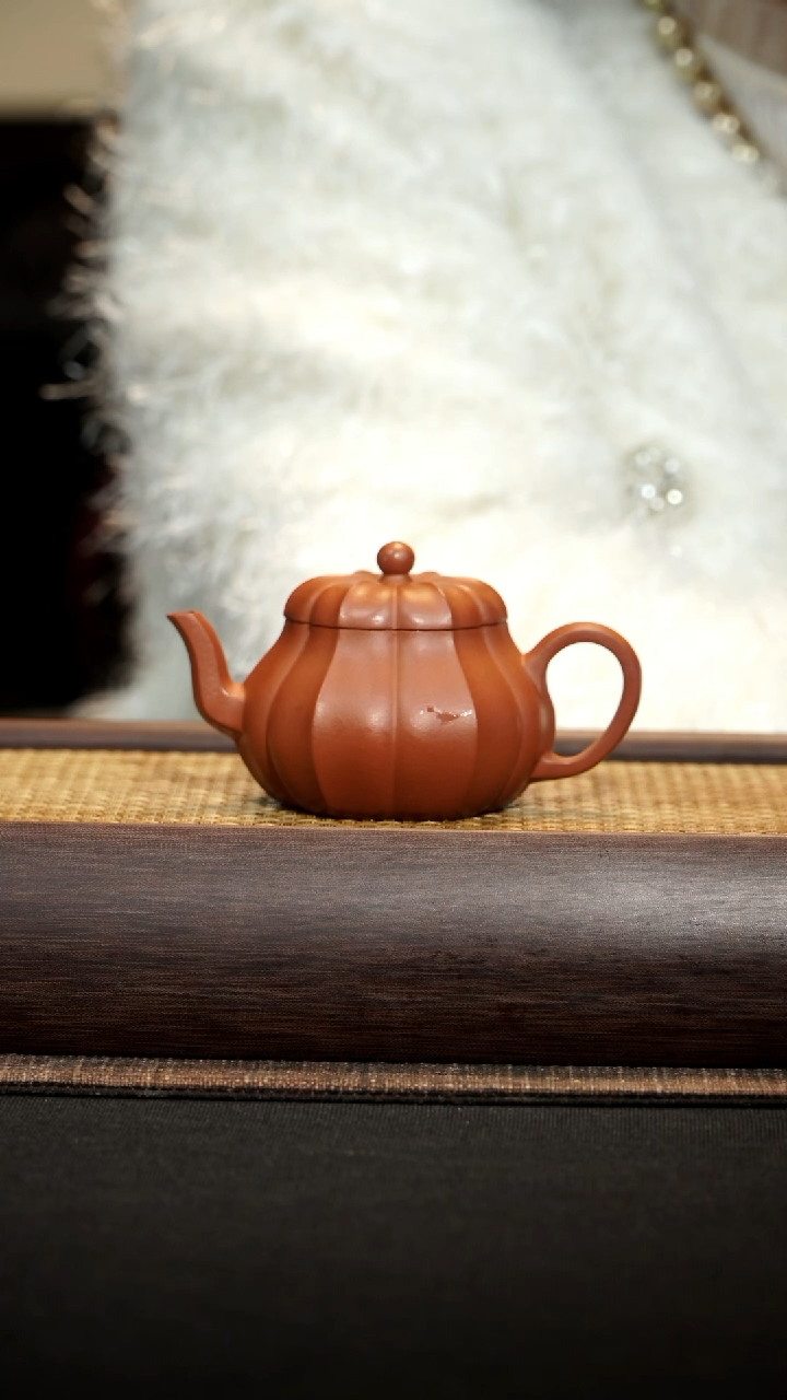 【闪购商品】紫砂茶壶伯芳菱花100cc