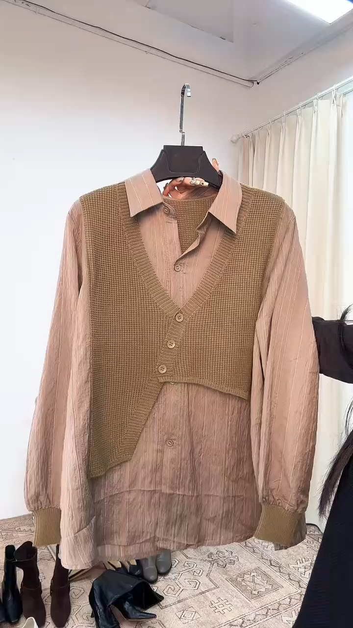 女士时尚搭配上衣