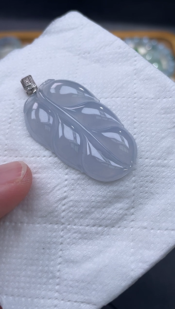 【闪购商品】翡翠颈饰18K金镶嵌42........