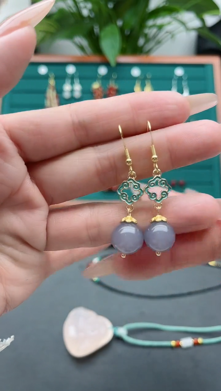 【闪购商品】石英质玉耳饰银S925镶嵌8801