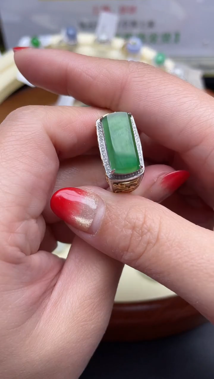 【闪购商品】翡翠颈饰18K金镶嵌回流寄售，不退不换