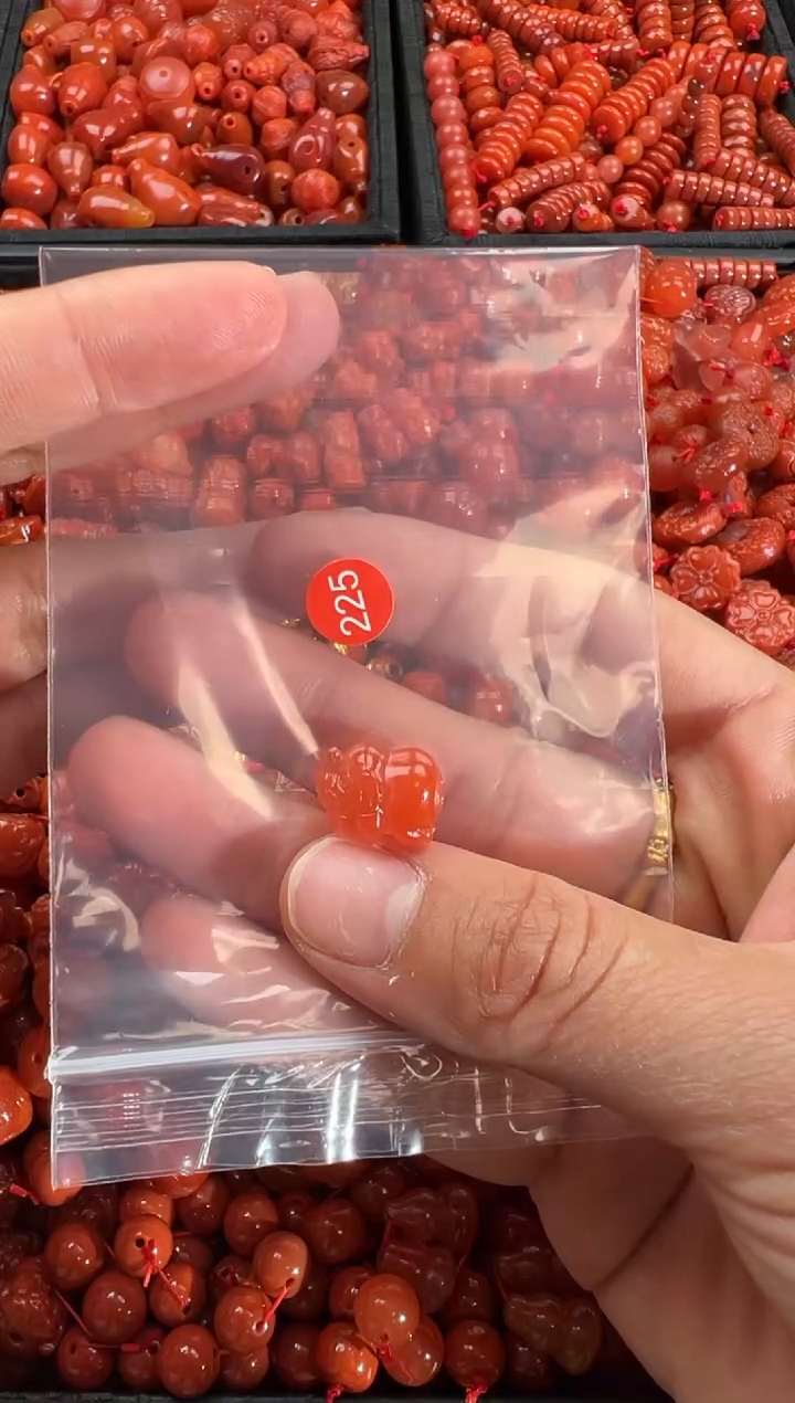 【闪购商品】南红玛瑙颈饰未镶嵌1