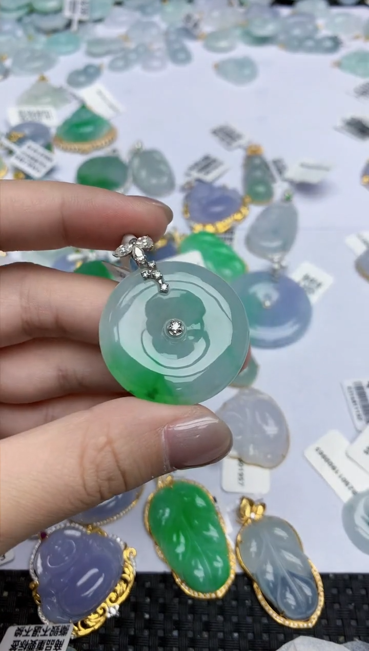 【闪购商品】翡翠颈饰18K金镶嵌天然翡翠A货