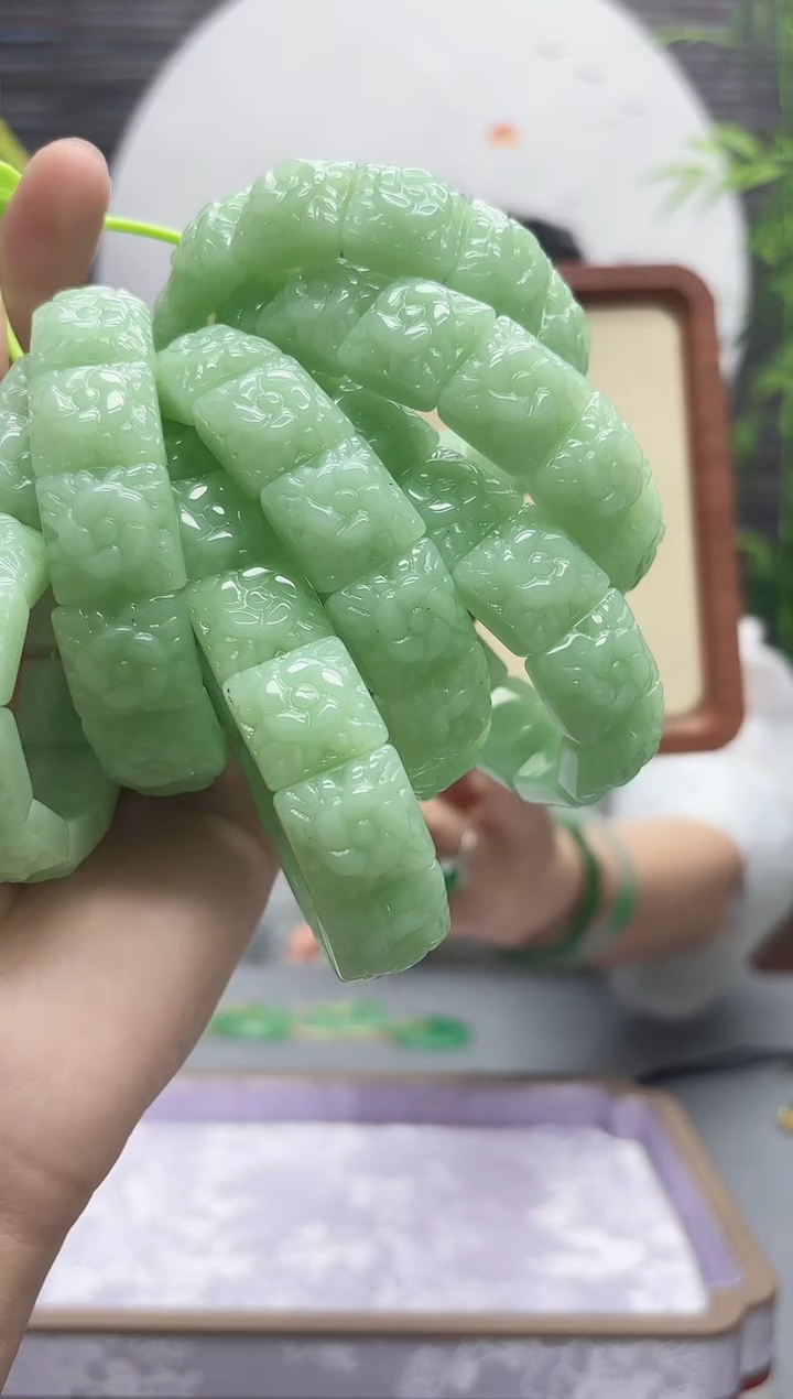 手串未镶嵌和田玉（青白玉）花开富贵手牌