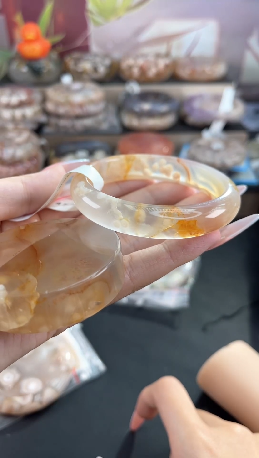 未镶嵌手镯石英质玉56