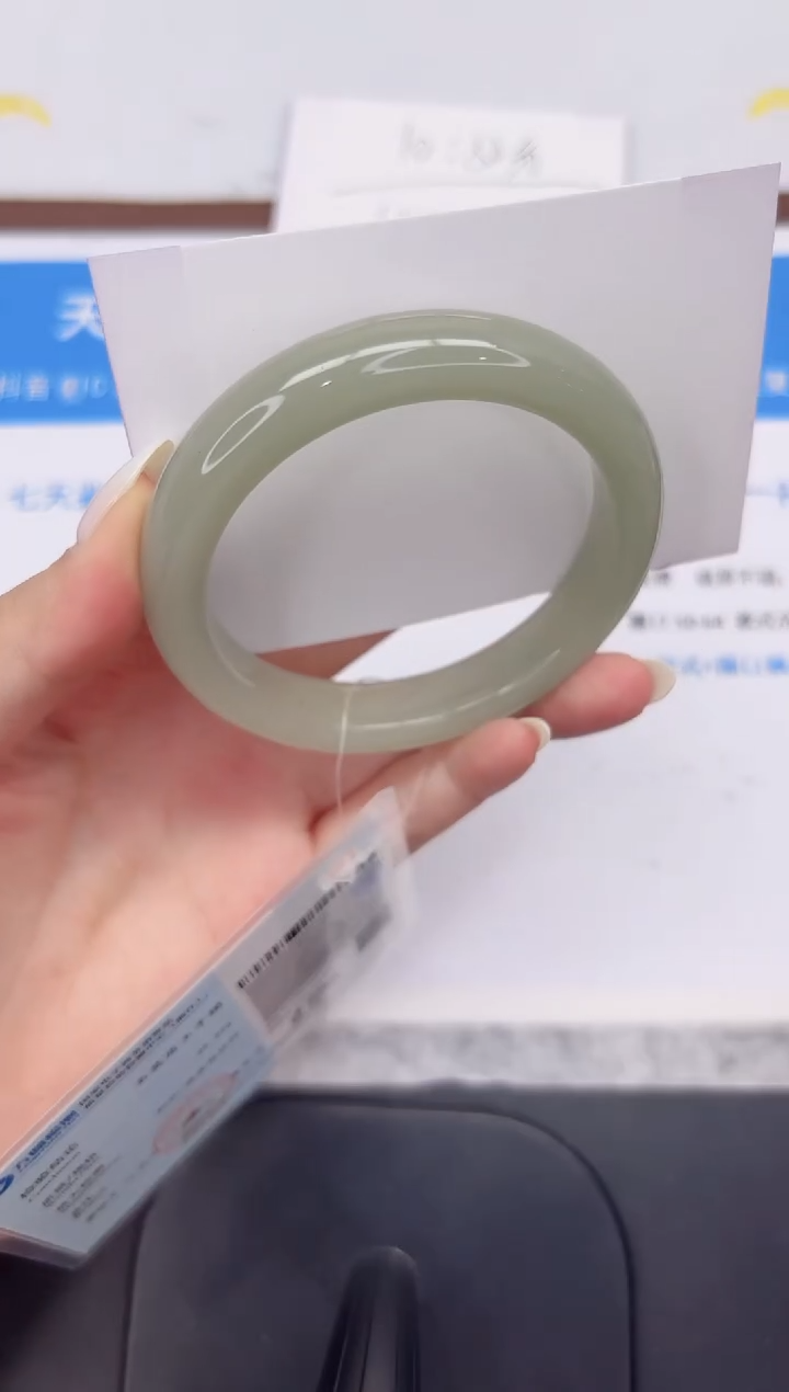 未镶嵌手镯石英质玉L8-56.7