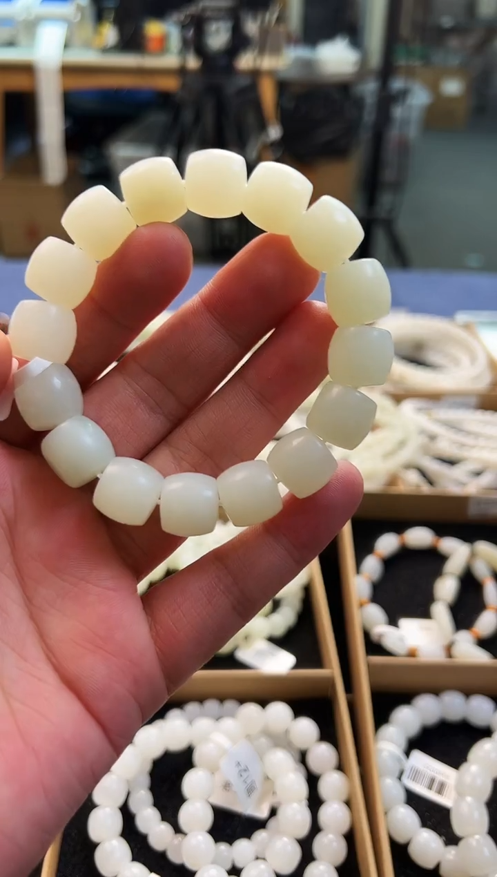 未镶嵌手串和田玉14+